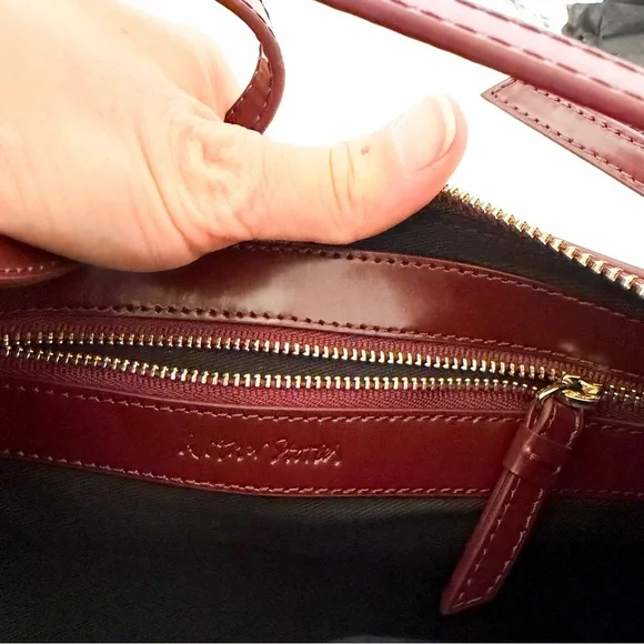 & Other Stories Sleek Leather Shoulder Bag in Burgundy Oxblood - Picture 7 of 14